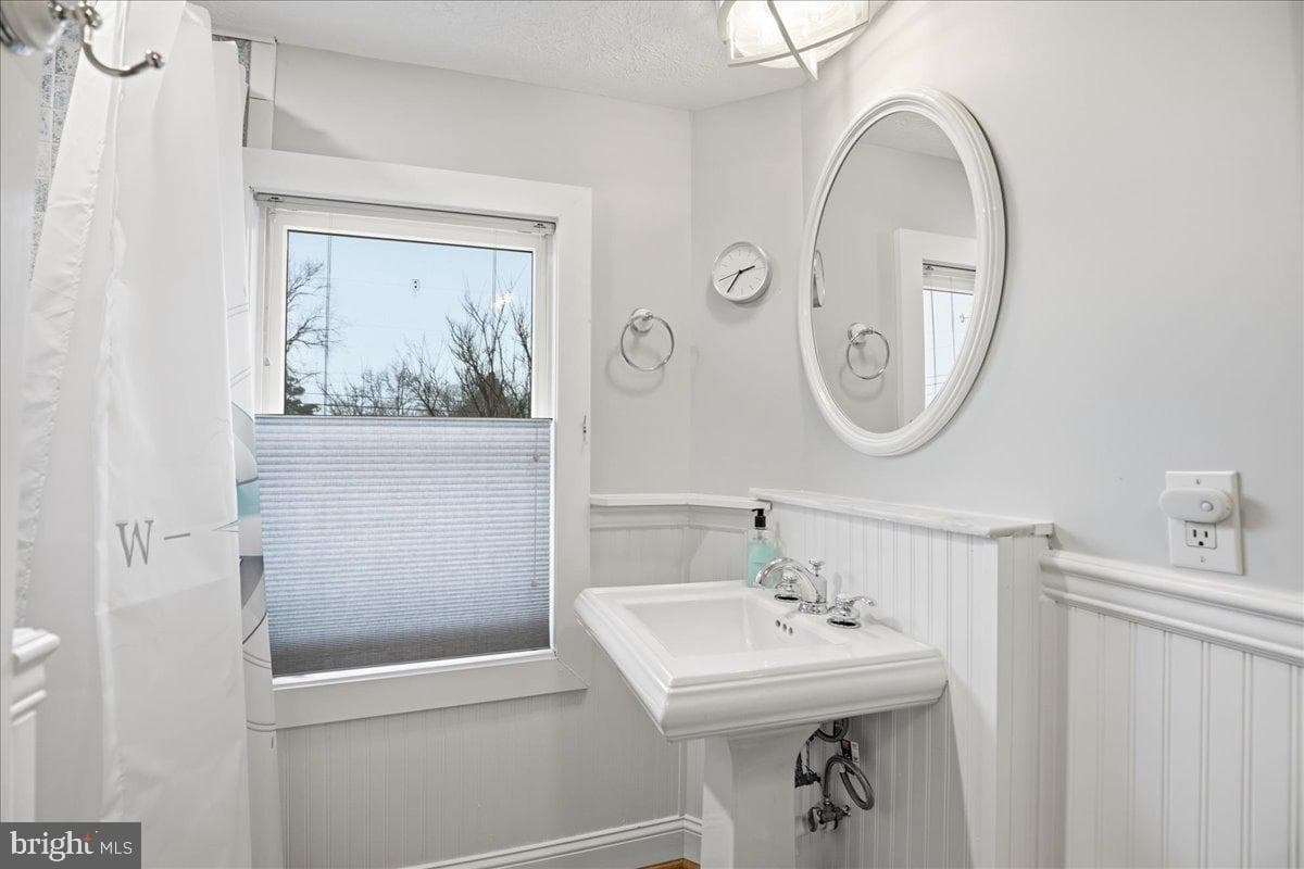 14382 Sedwick Avenue photo 49