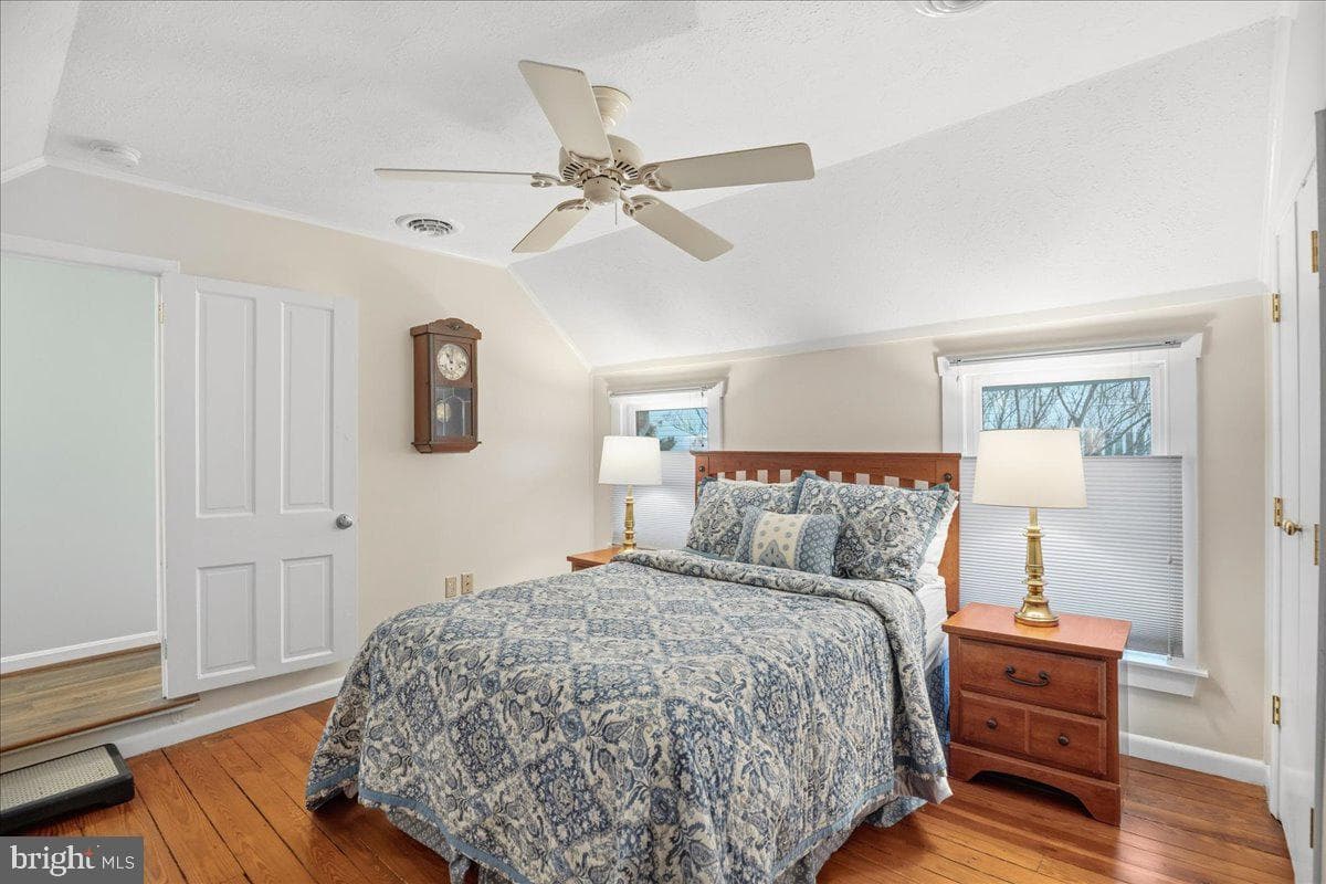 14382 Sedwick Avenue photo 52