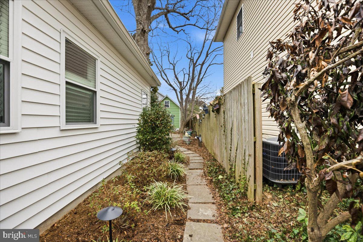 14382 Sedwick Avenue photo 60