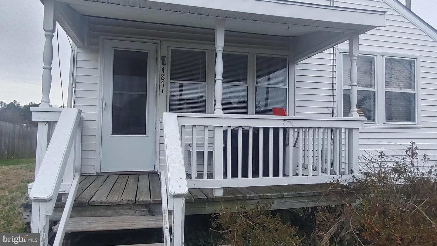 4871 Calvert Drive photo 3