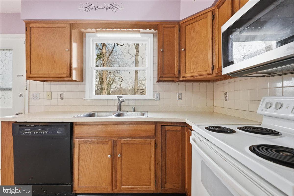1380 Oakcrest Circle photo 16