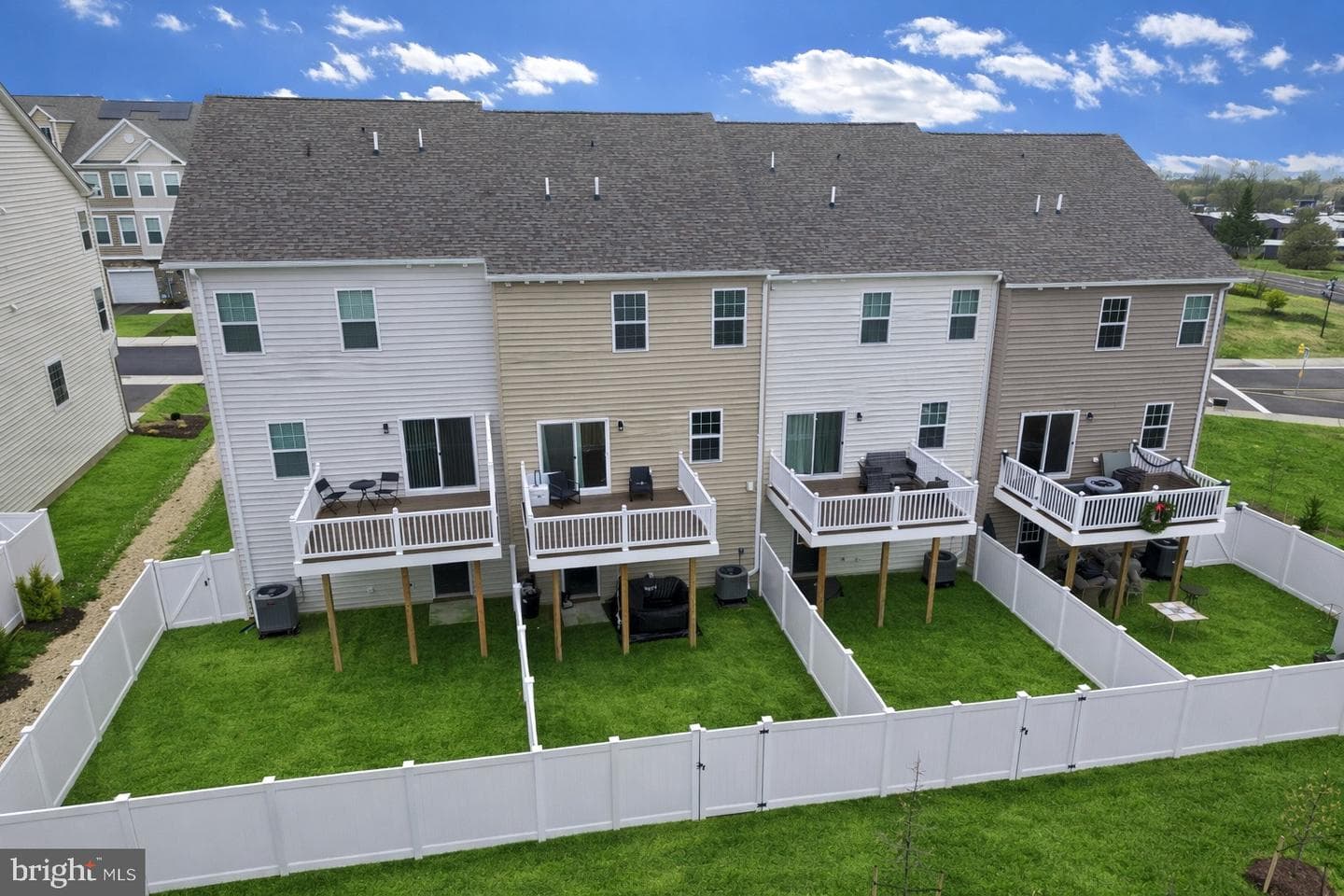 241 Sullivan Lane photo 3