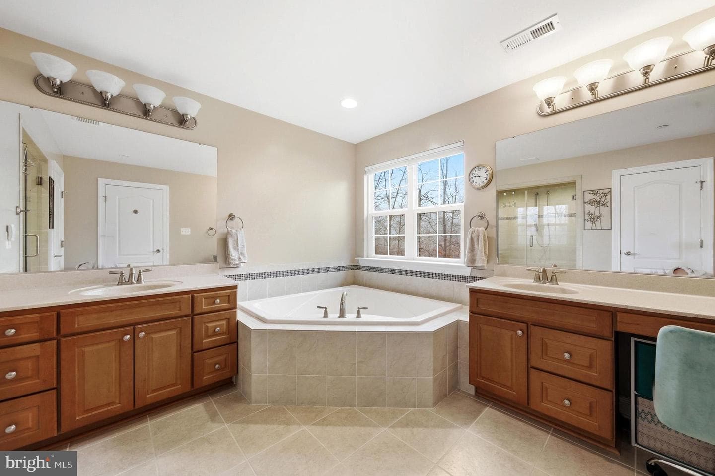 2115 Saint Margaret Boulevard photo 32