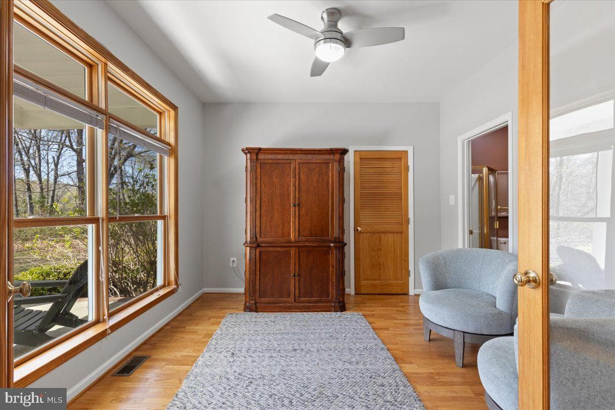 9345 Baker Street photo 15