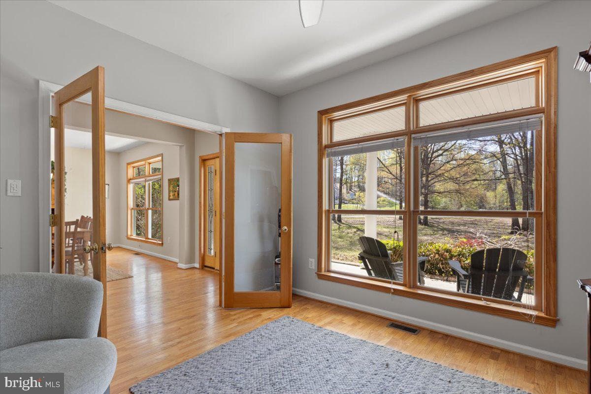 9345 Baker Street photo 18