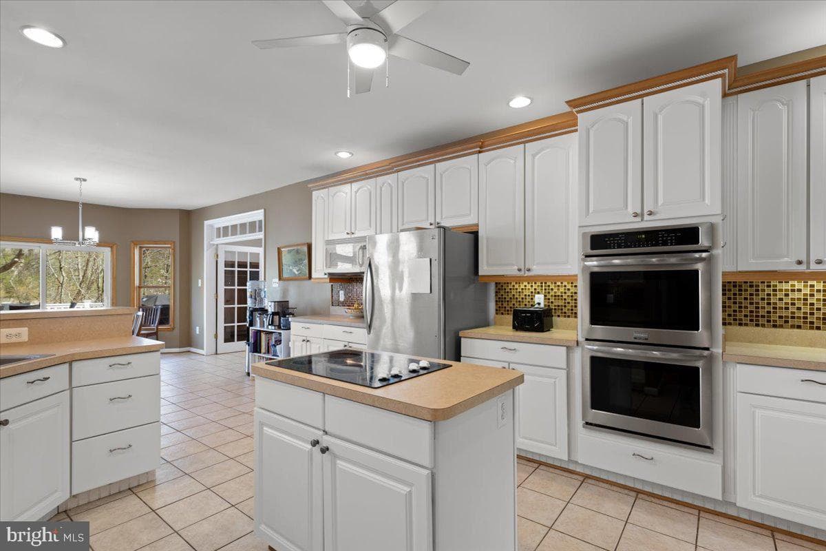 9345 Baker Street photo 23