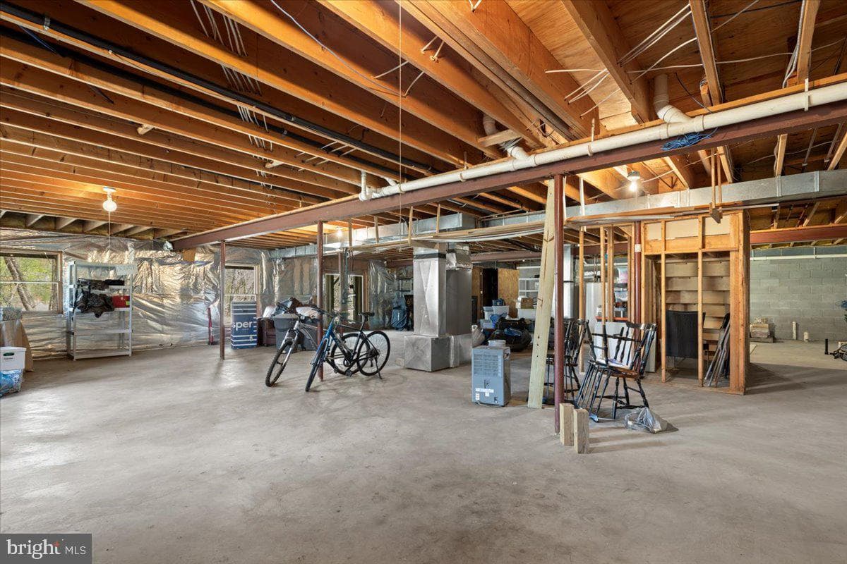 9345 Baker Street photo 63