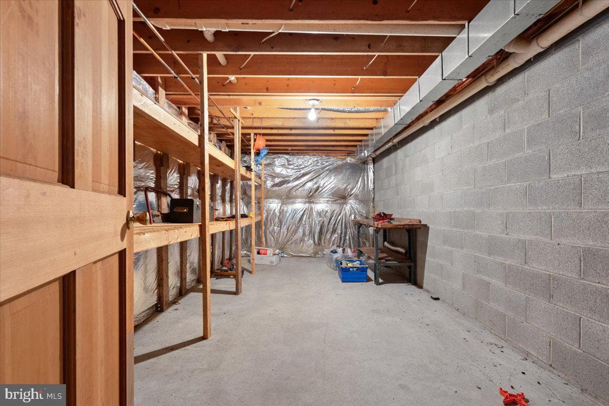 9345 Baker Street photo 64