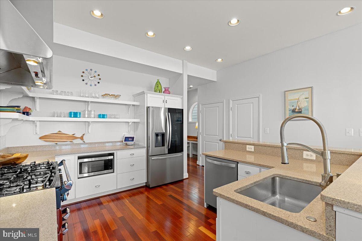 9230 Atlantic Avenue photo 21