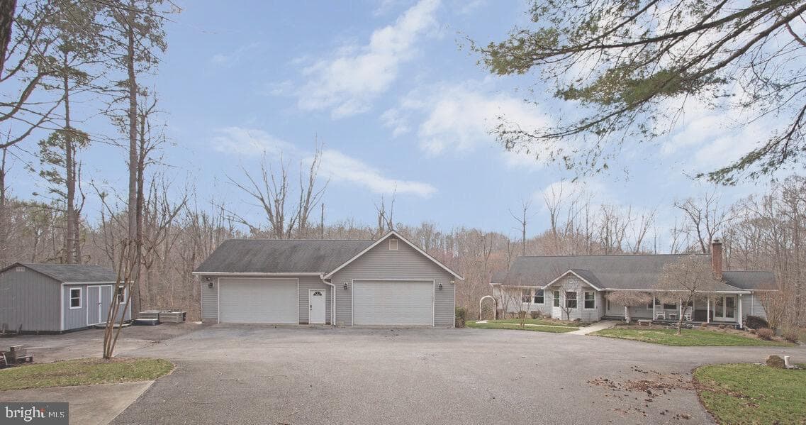 3420 Charing Court photo 2