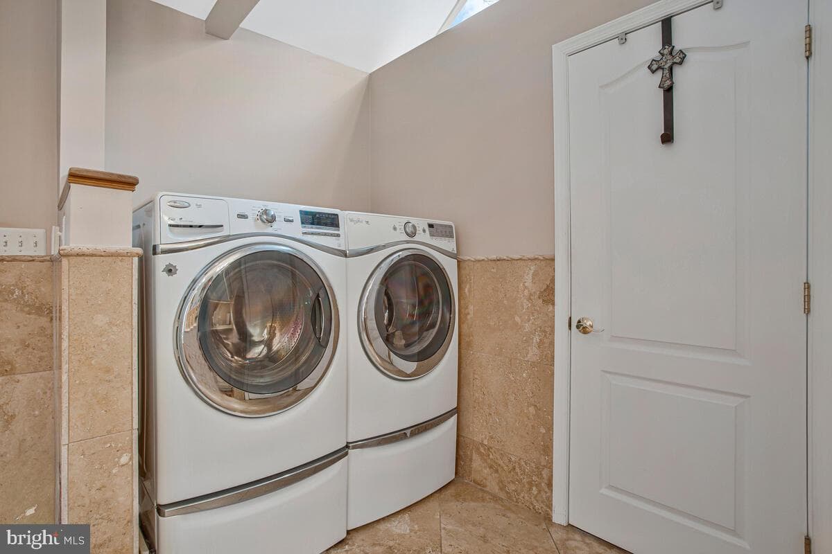 3420 Charing Court photo 32