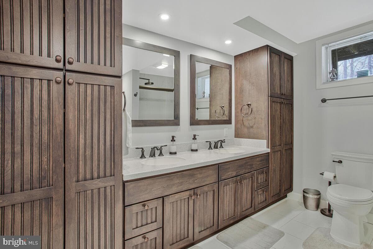3420 Charing Court photo 39