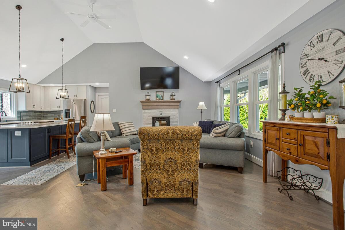 3420 Charing Court photo 8