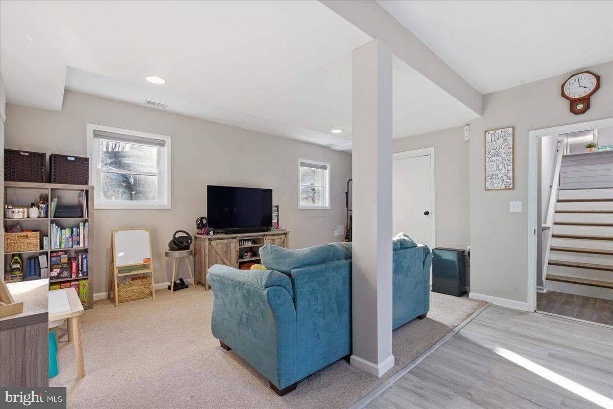 527 Dillon Drive photo 22