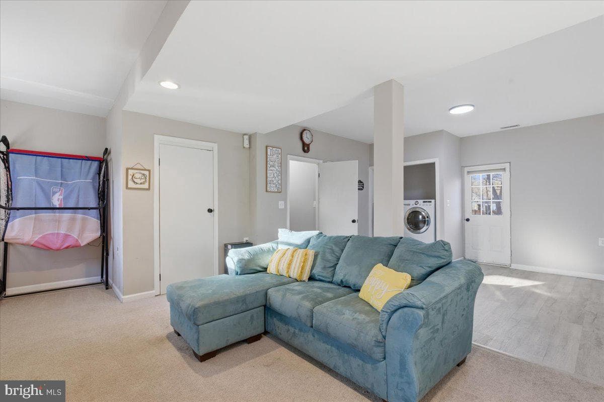 527 Dillon Drive photo 23