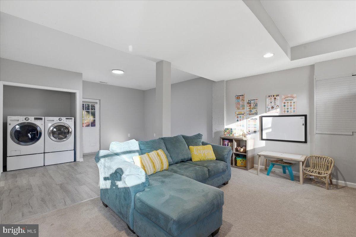 527 Dillon Drive photo 24