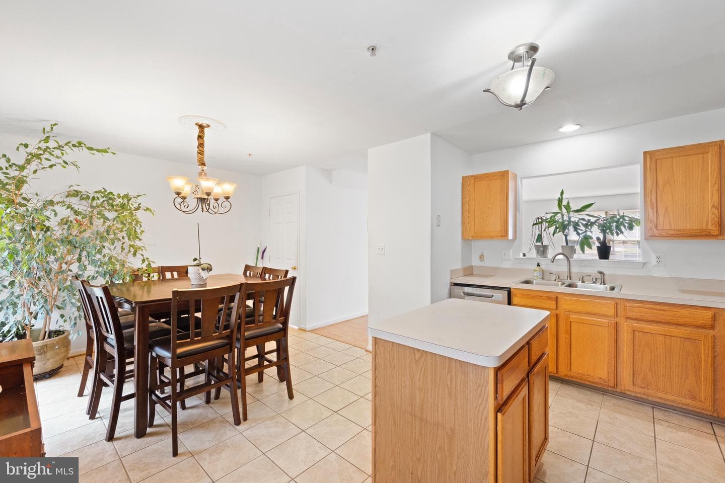 379 Cambridge Place photo 10