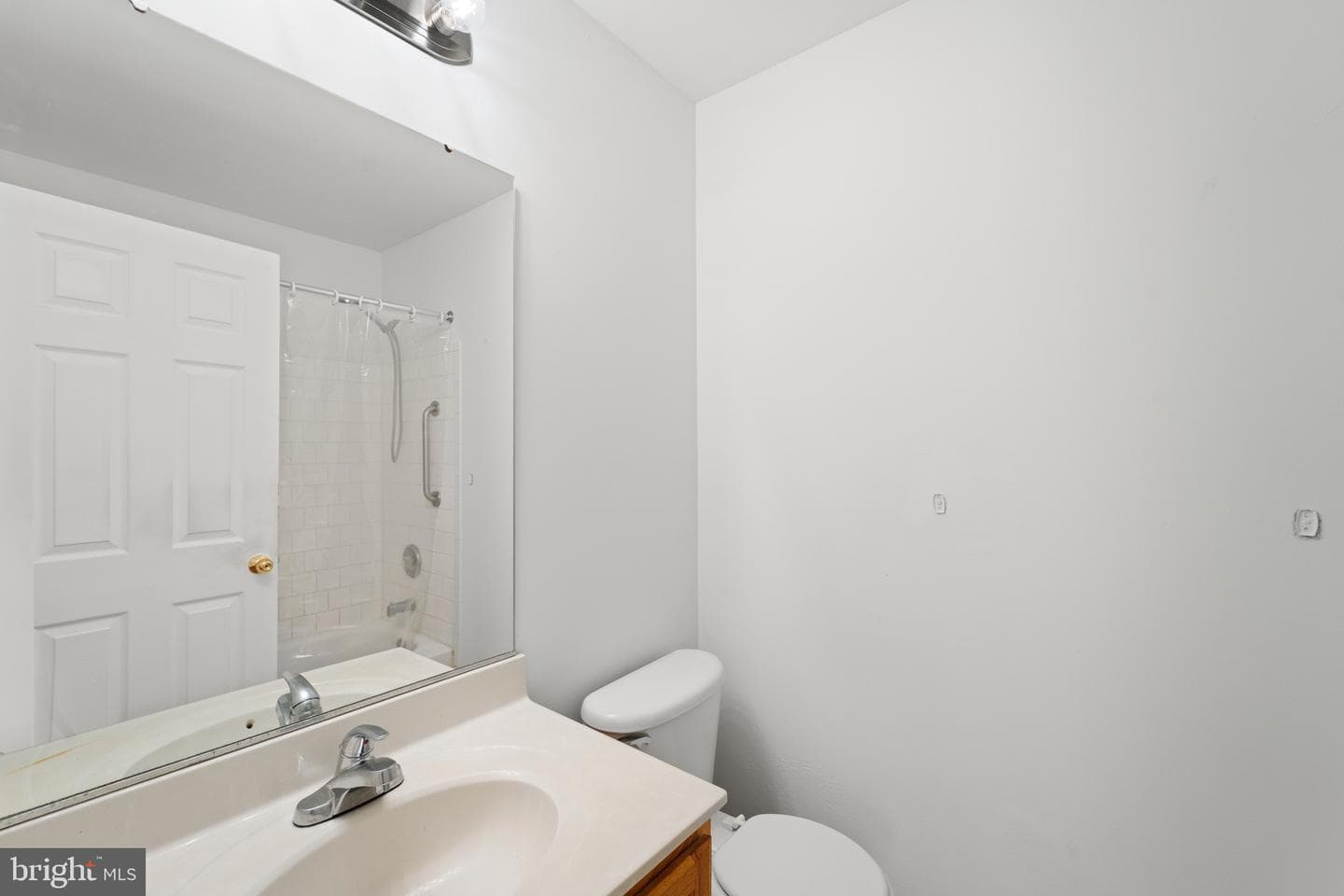 379 Cambridge Place photo 22