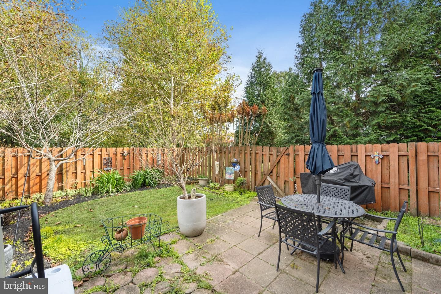 379 Cambridge Place photo 28