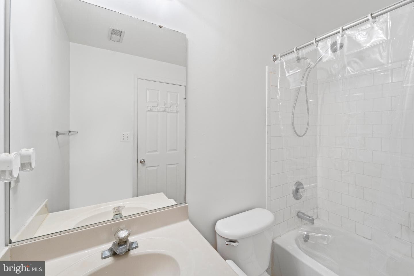 379 Cambridge Place photo 4