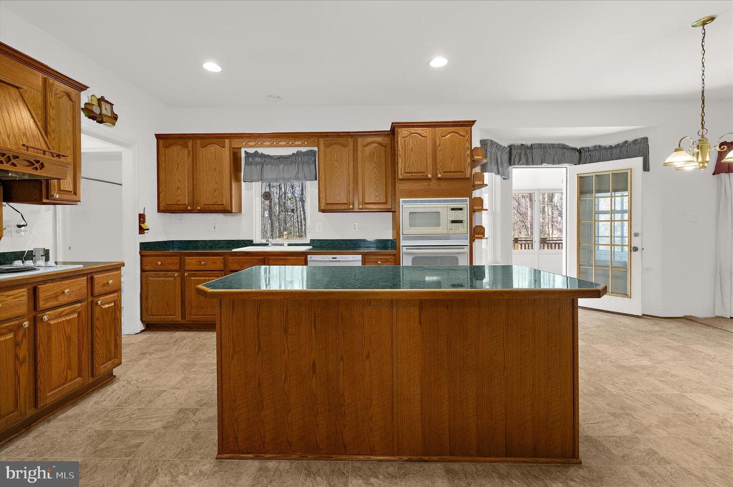 615 Patuxent Reach Drive photo 22