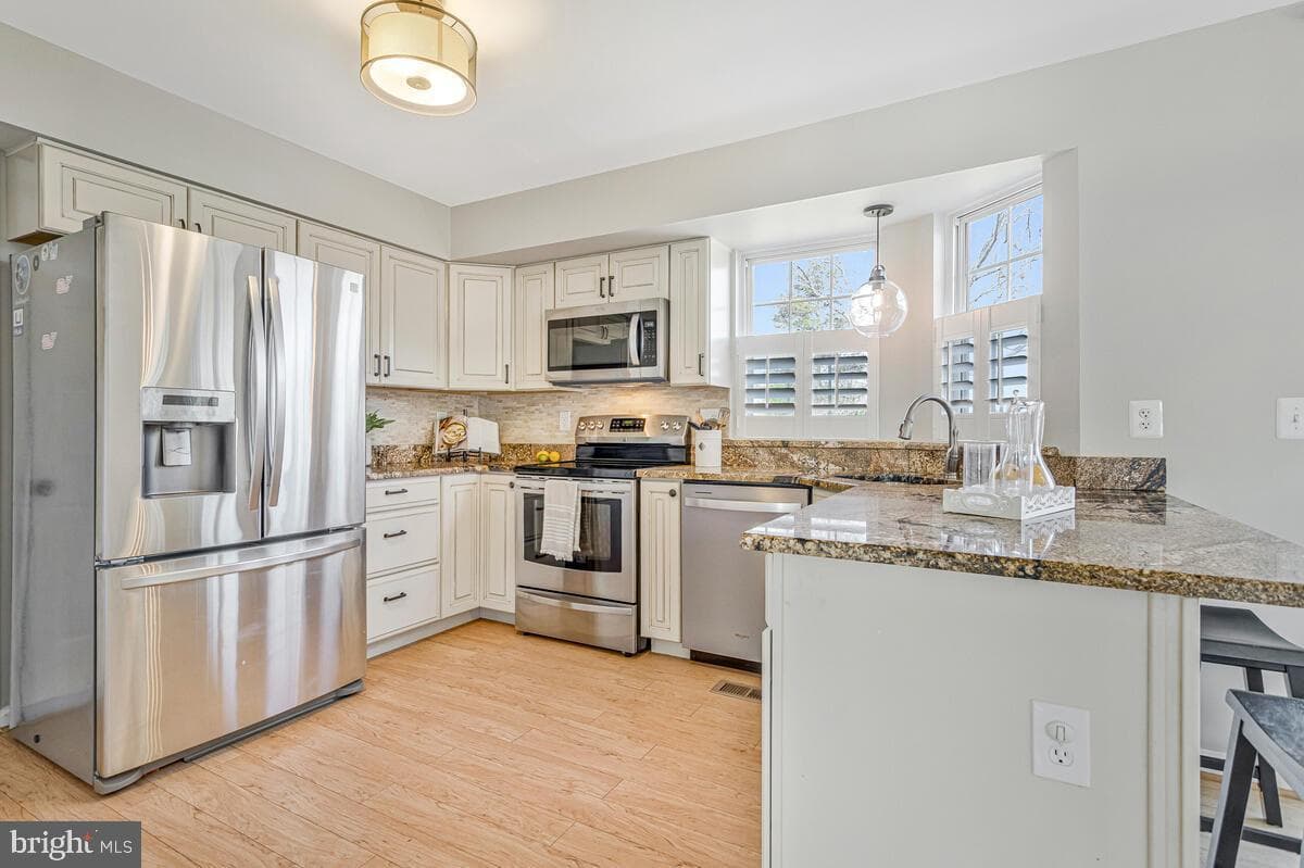 1125 Sheridan Drive photo 14
