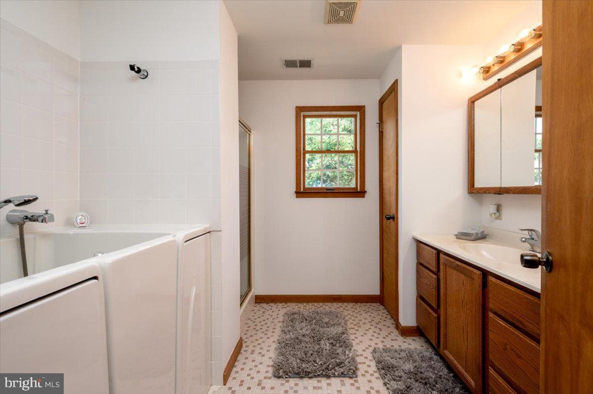 8236 Bayside Road photo 21