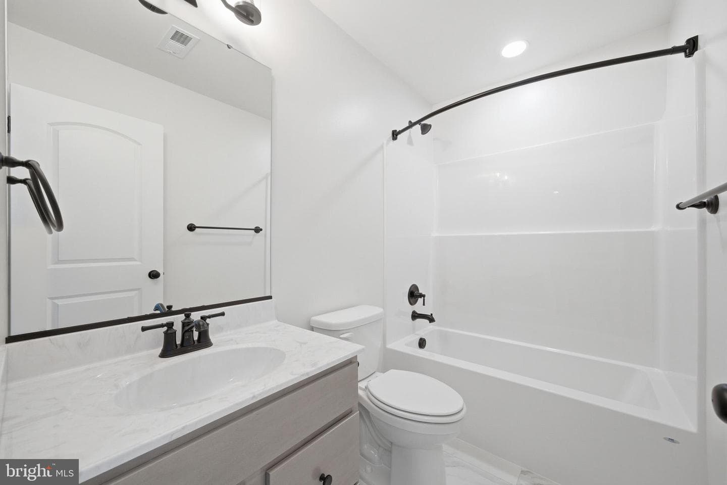 106 Potomac Court photo 32