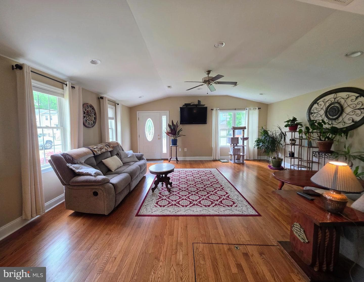 3820 5th Street photo 3