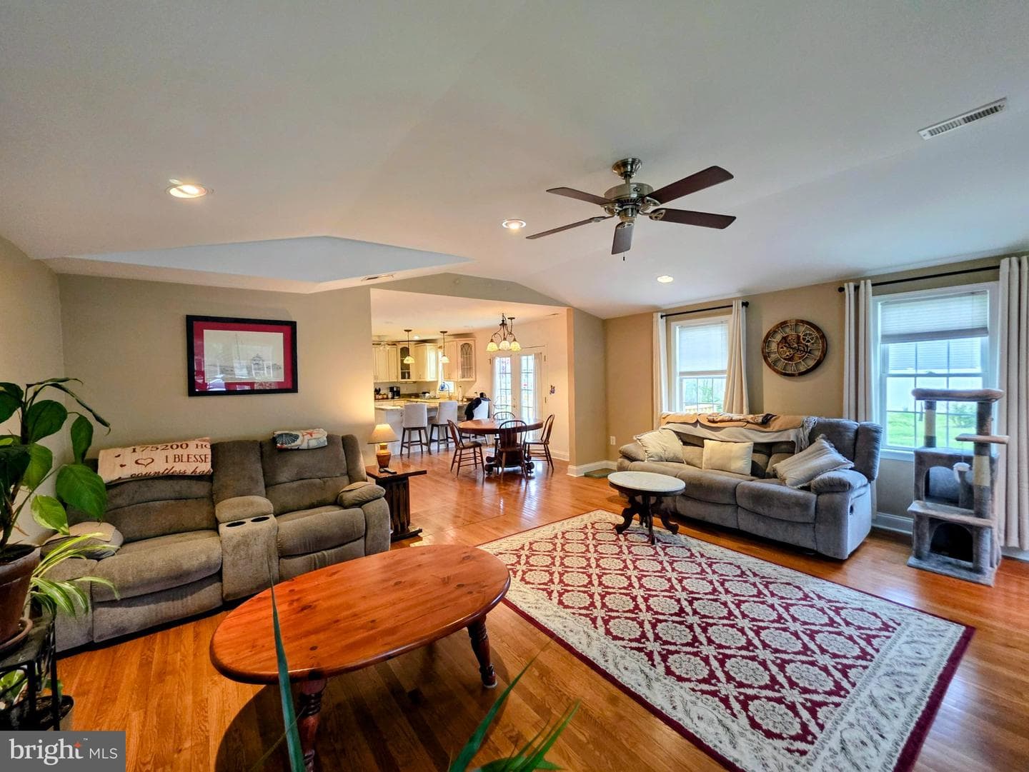 3820 5th Street photo 4