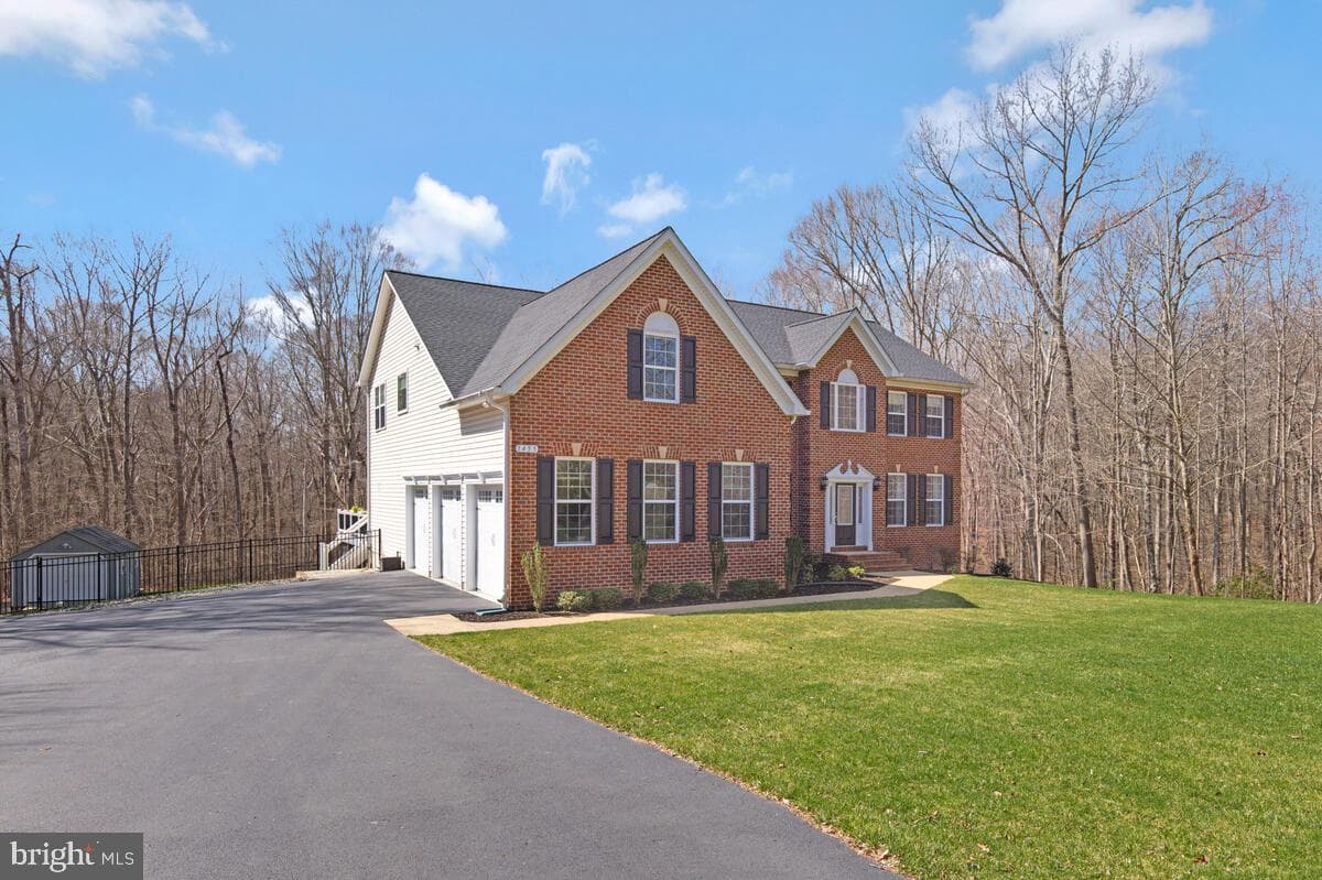1455 Gabriels Way photo 2