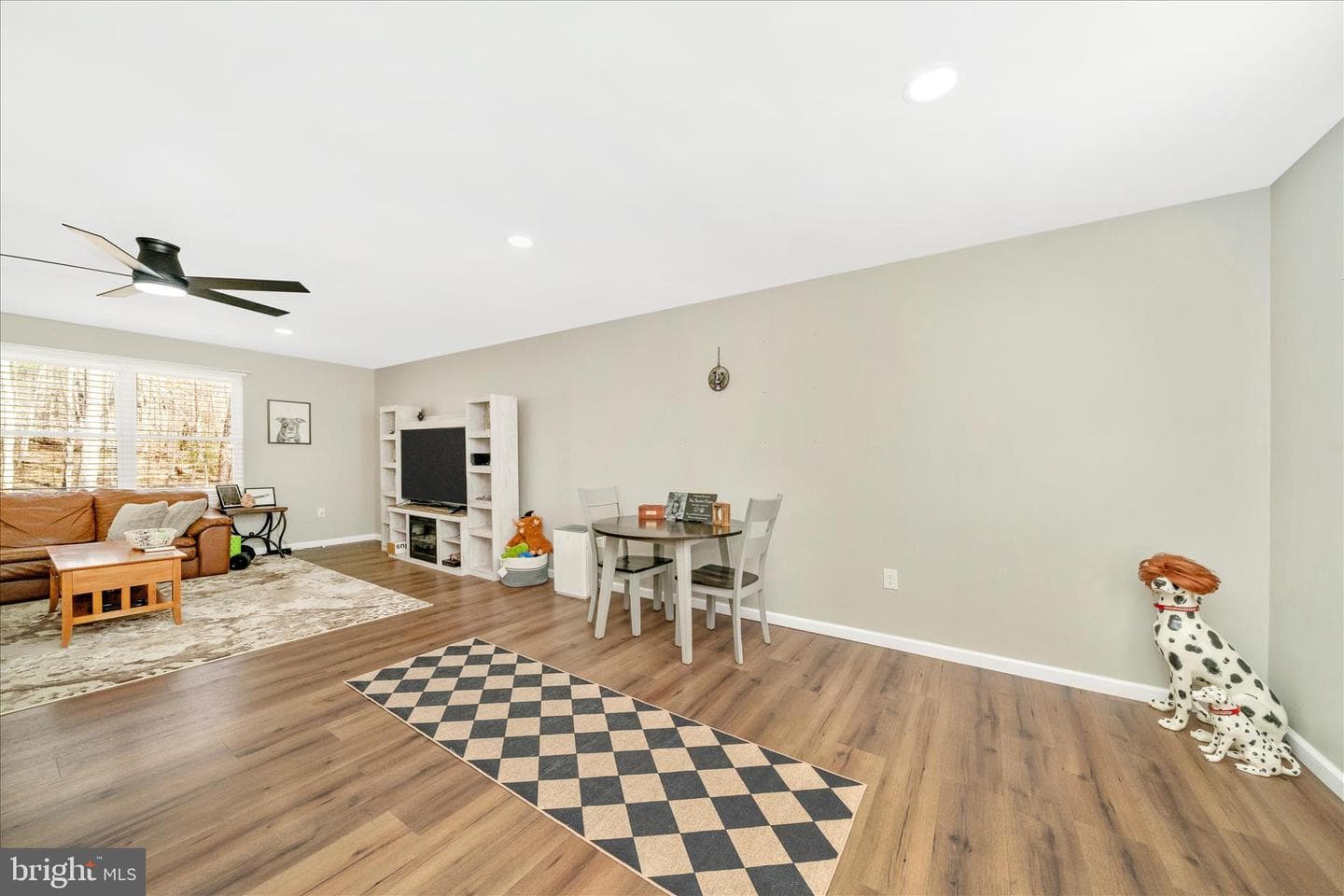 3860 Moonbeam Avenue photo 10