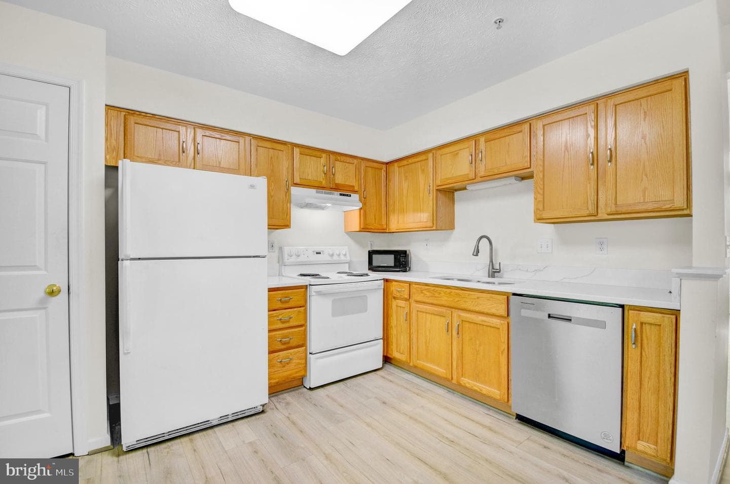 8036 Silver Fox Way photo 11