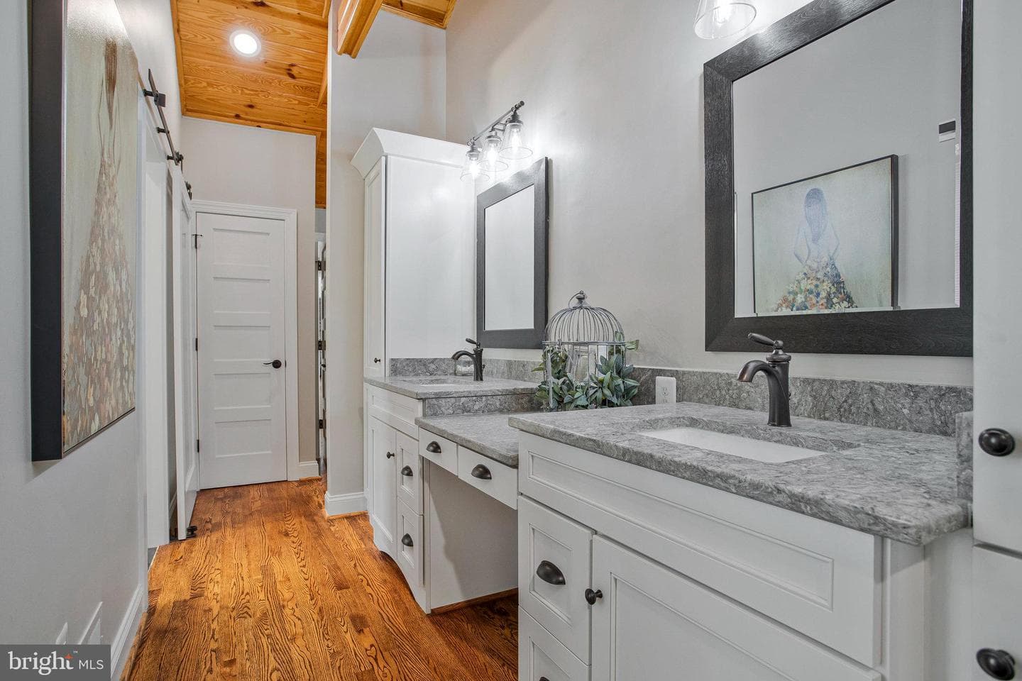 7785 Swan Lane photo 16