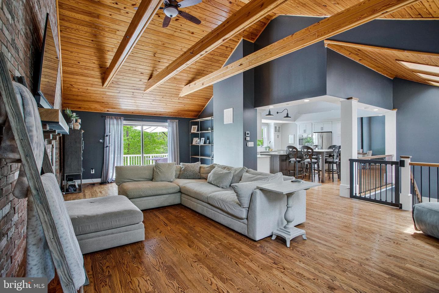 7785 Swan Lane photo 9