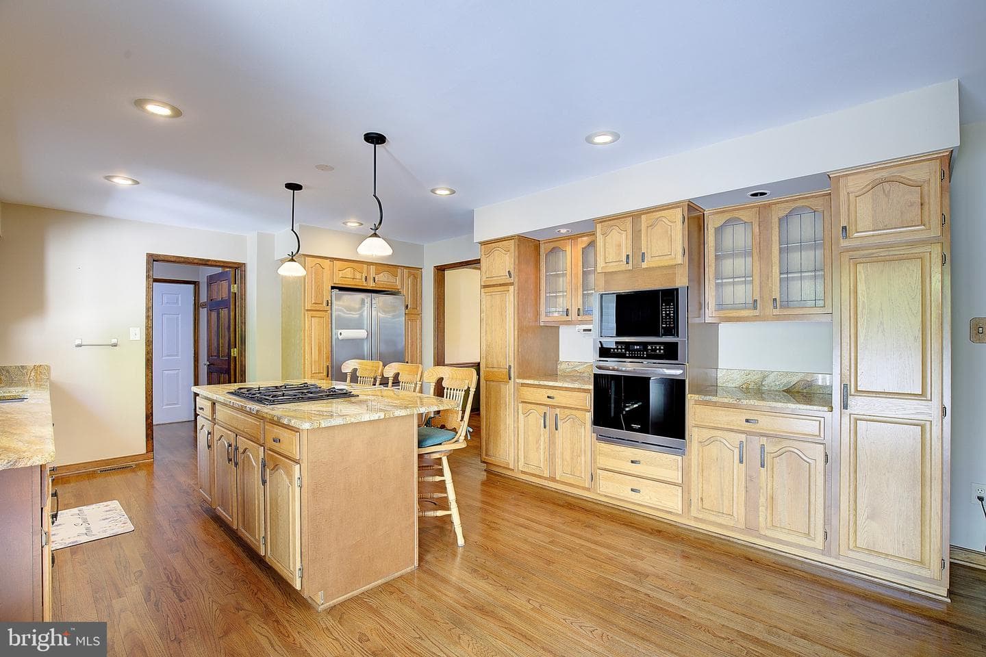 1050 Fowler Road photo 3