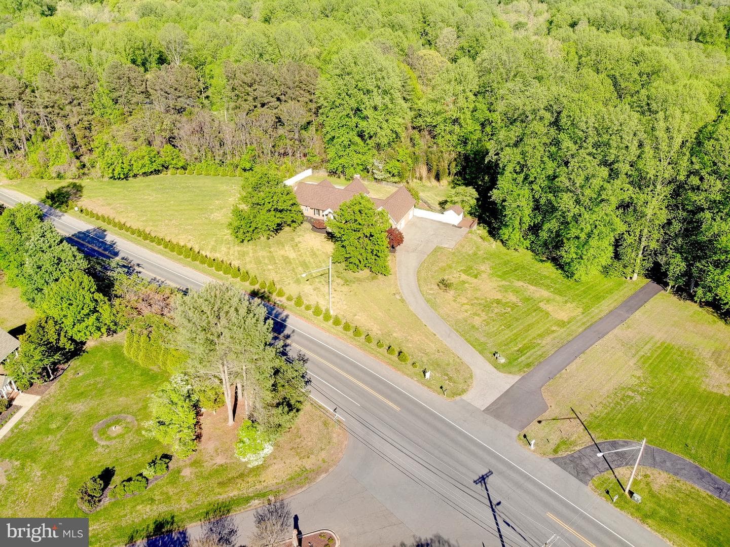 1050 Fowler Road photo 63