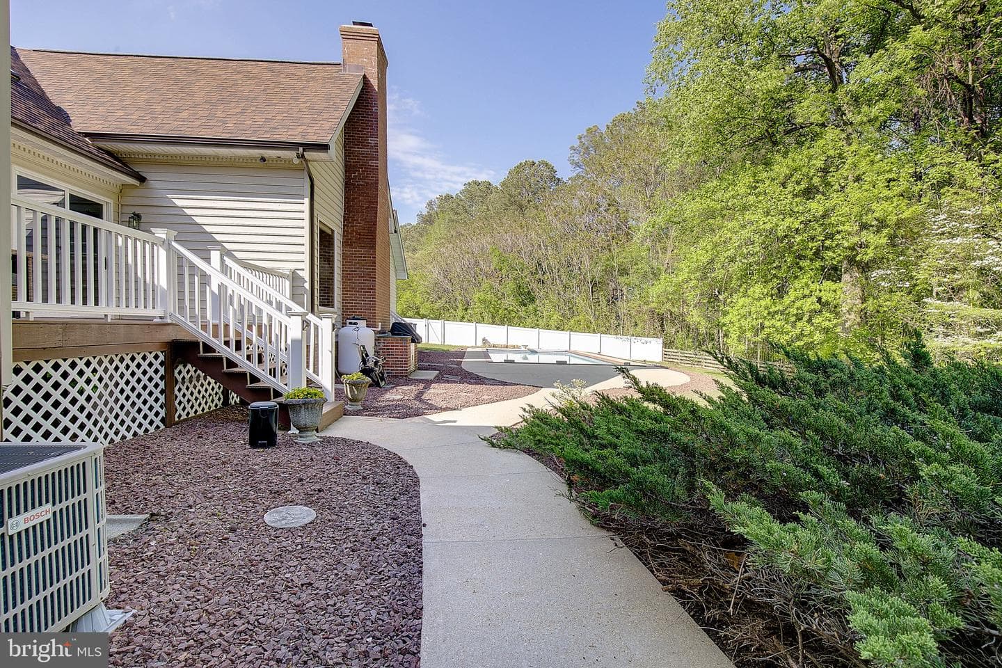 1050 Fowler Road photo 90
