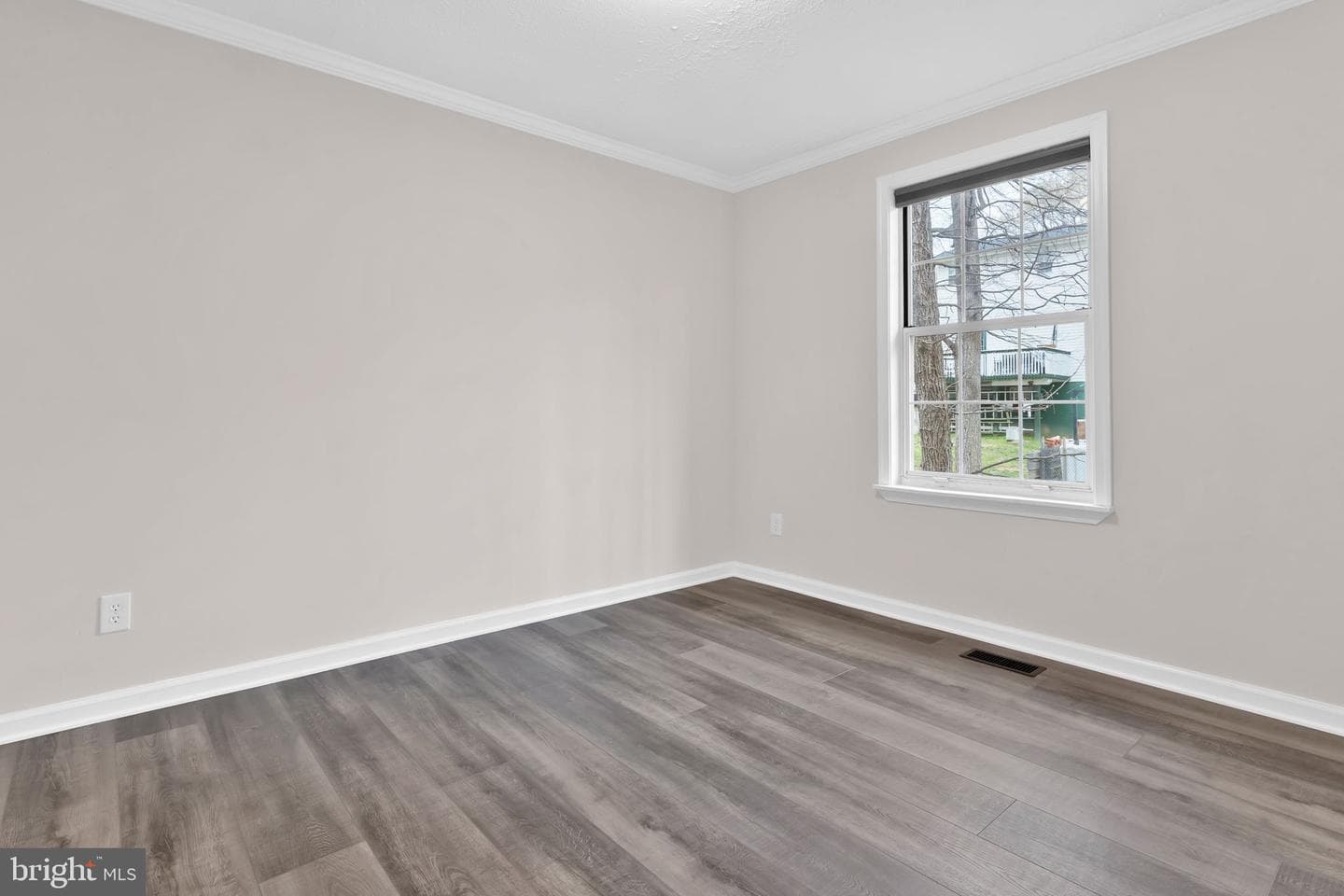 580 Evergreen Court photo 15