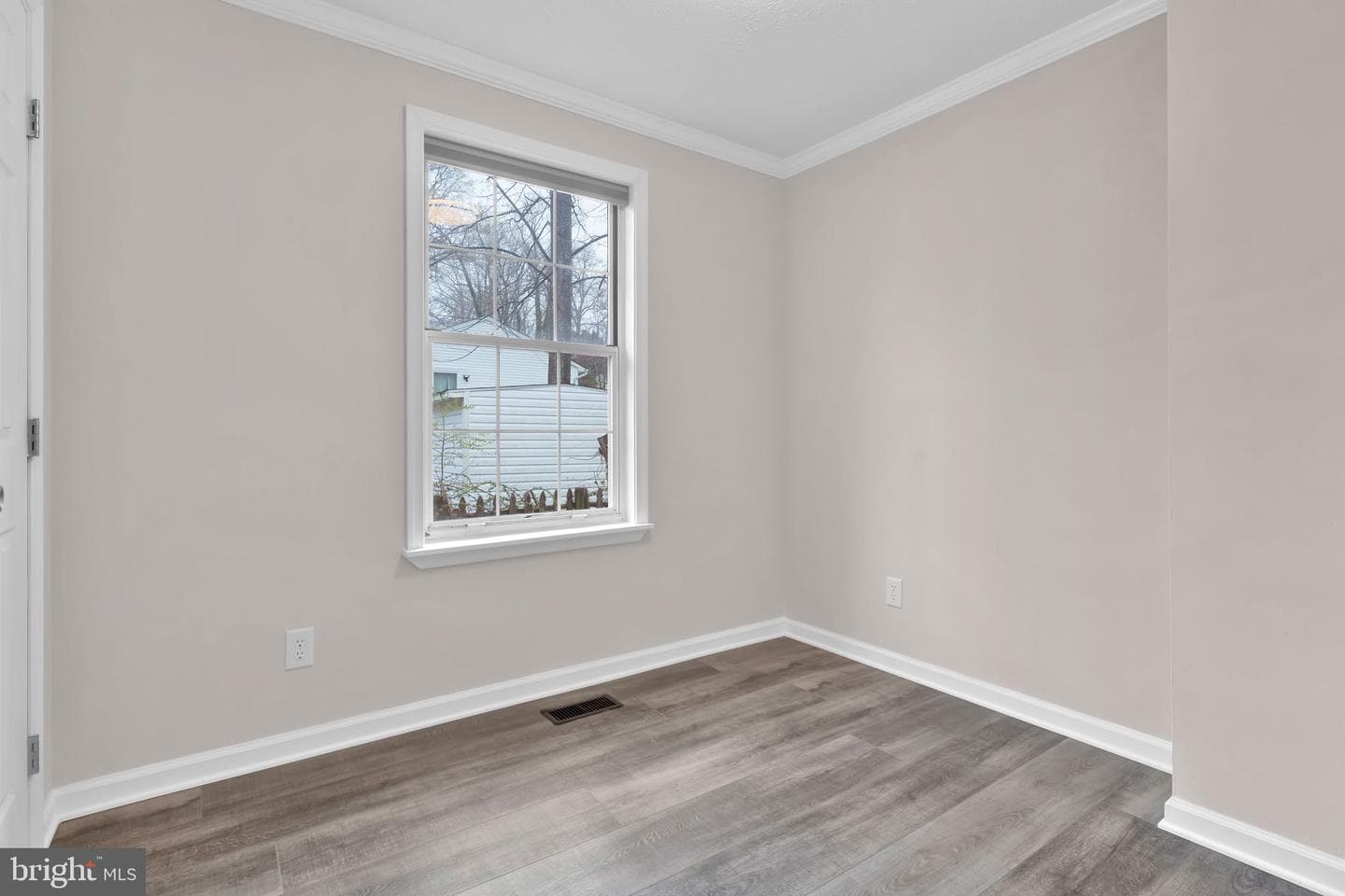 580 Evergreen Court photo 18