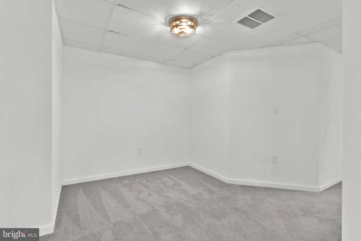 580 Evergreen Court photo 27