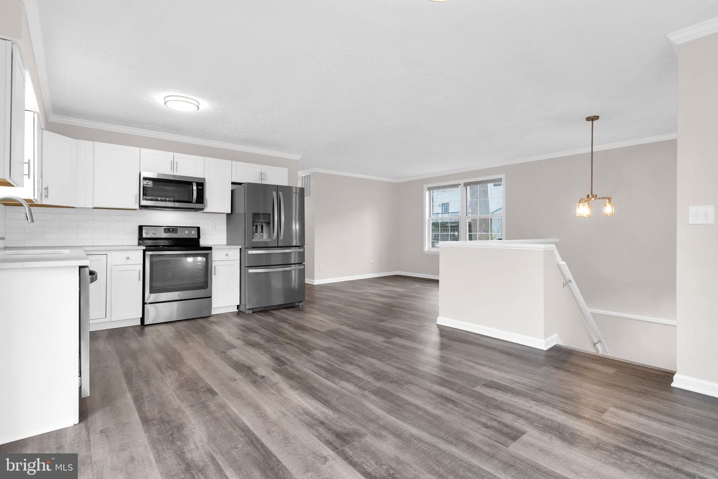 580 Evergreen Court photo 5
