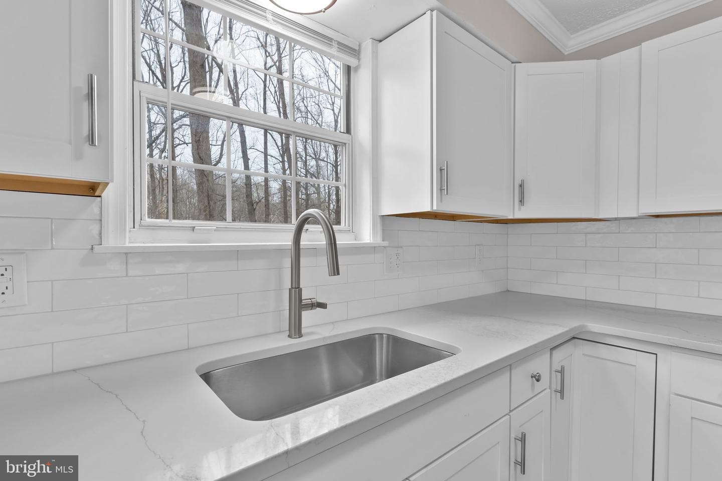 580 Evergreen Court photo 6