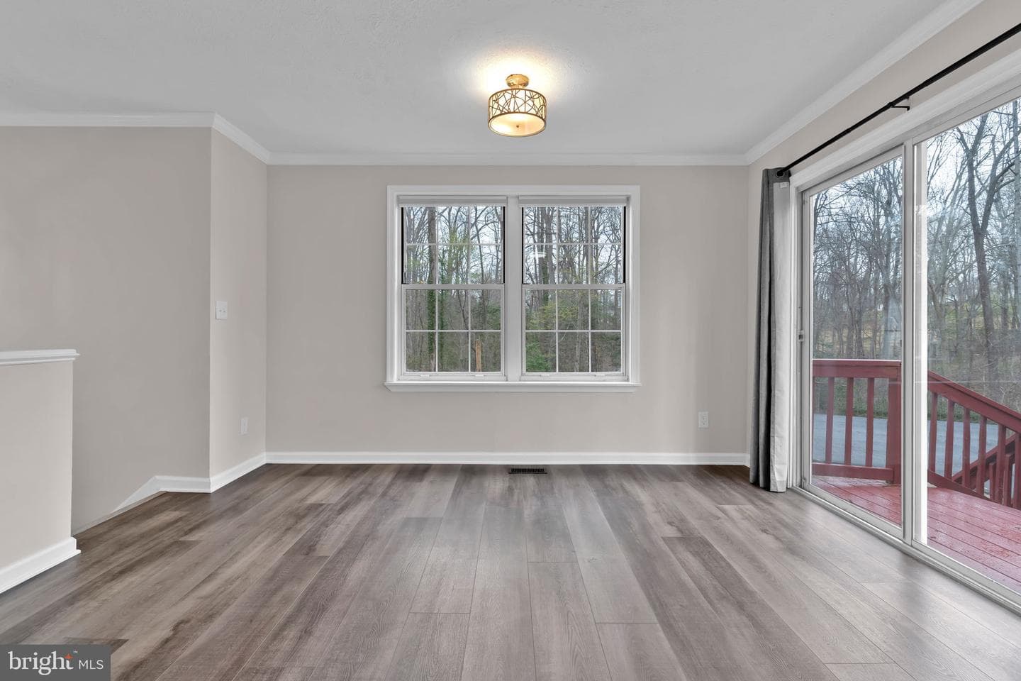 580 Evergreen Court photo 8