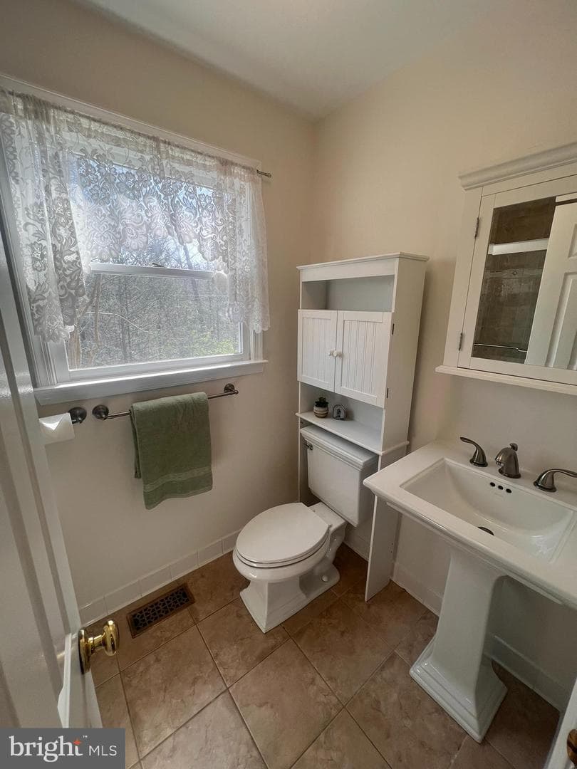 8200 Frances Lane photo 40