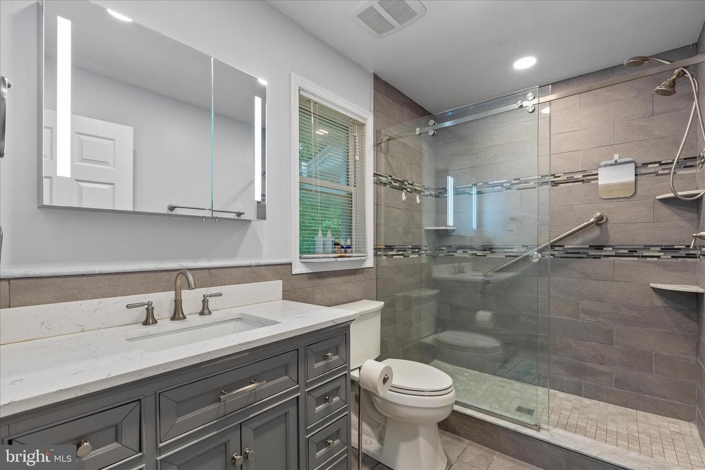 4111 Pinewood Ter photo 14