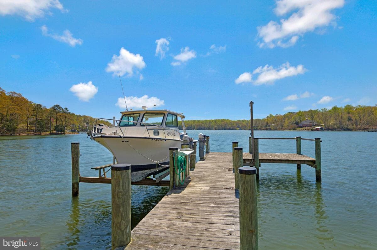 1050 Planters Wharf Road, Lusby