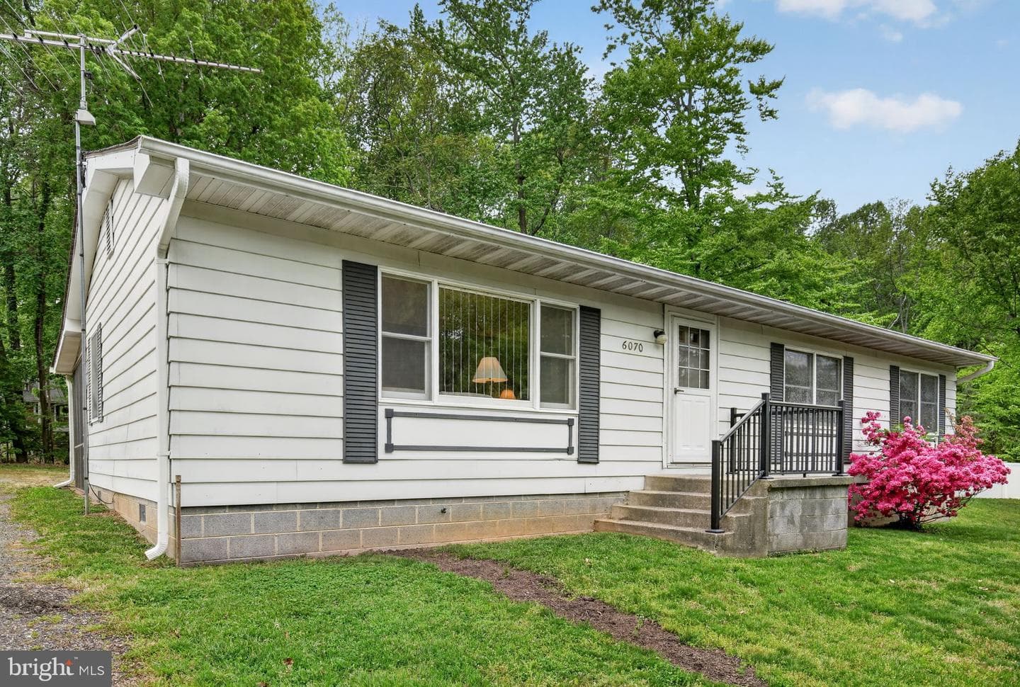 6070 Hill Road, Saint Leonard