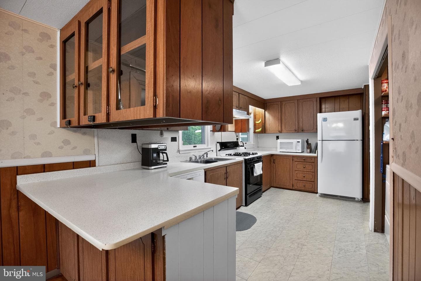 6070 Hill Road photo 10