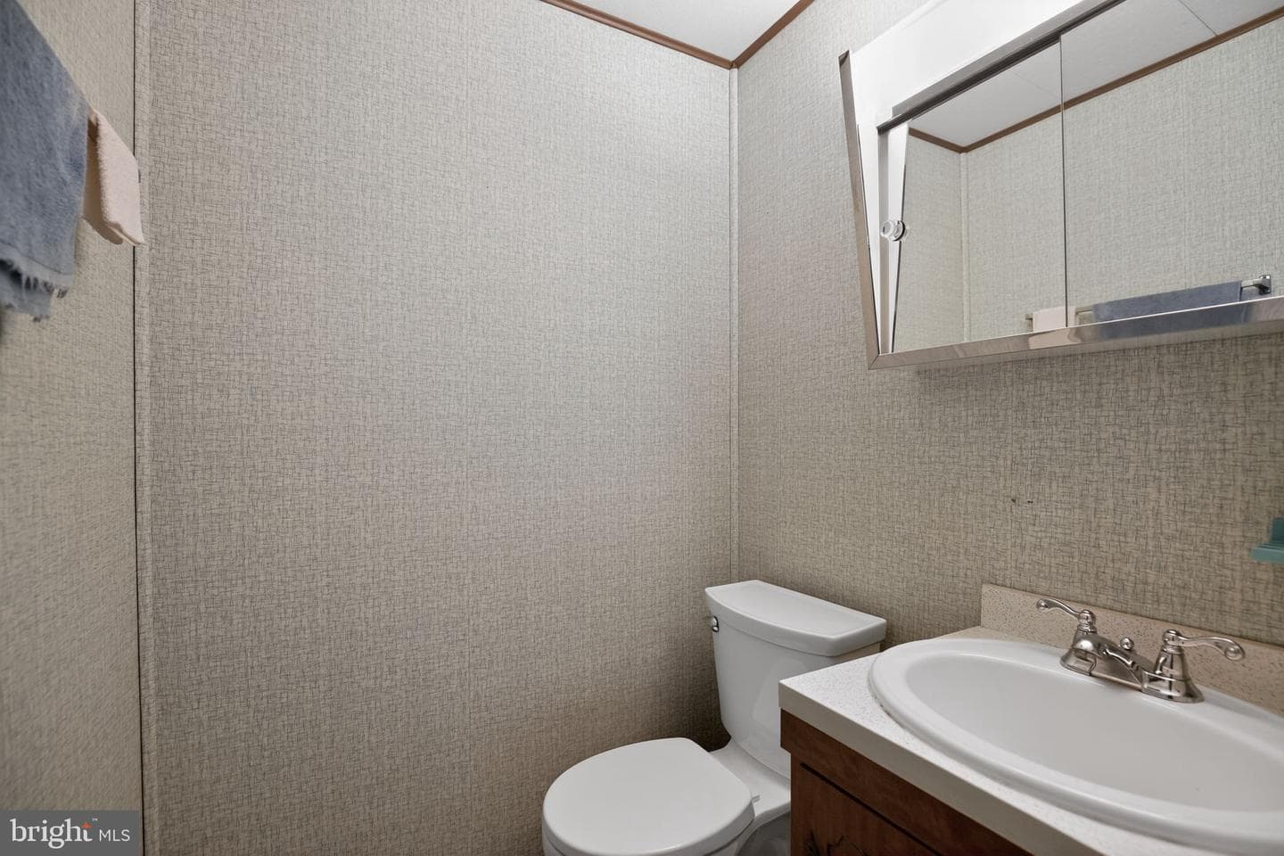 6070 Hill Road photo 17